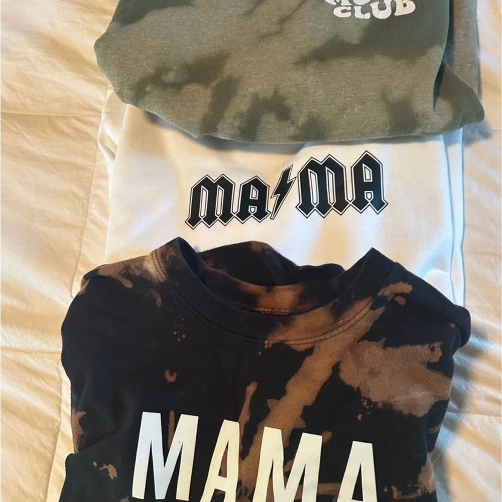 MAMA Graphic crewnecks